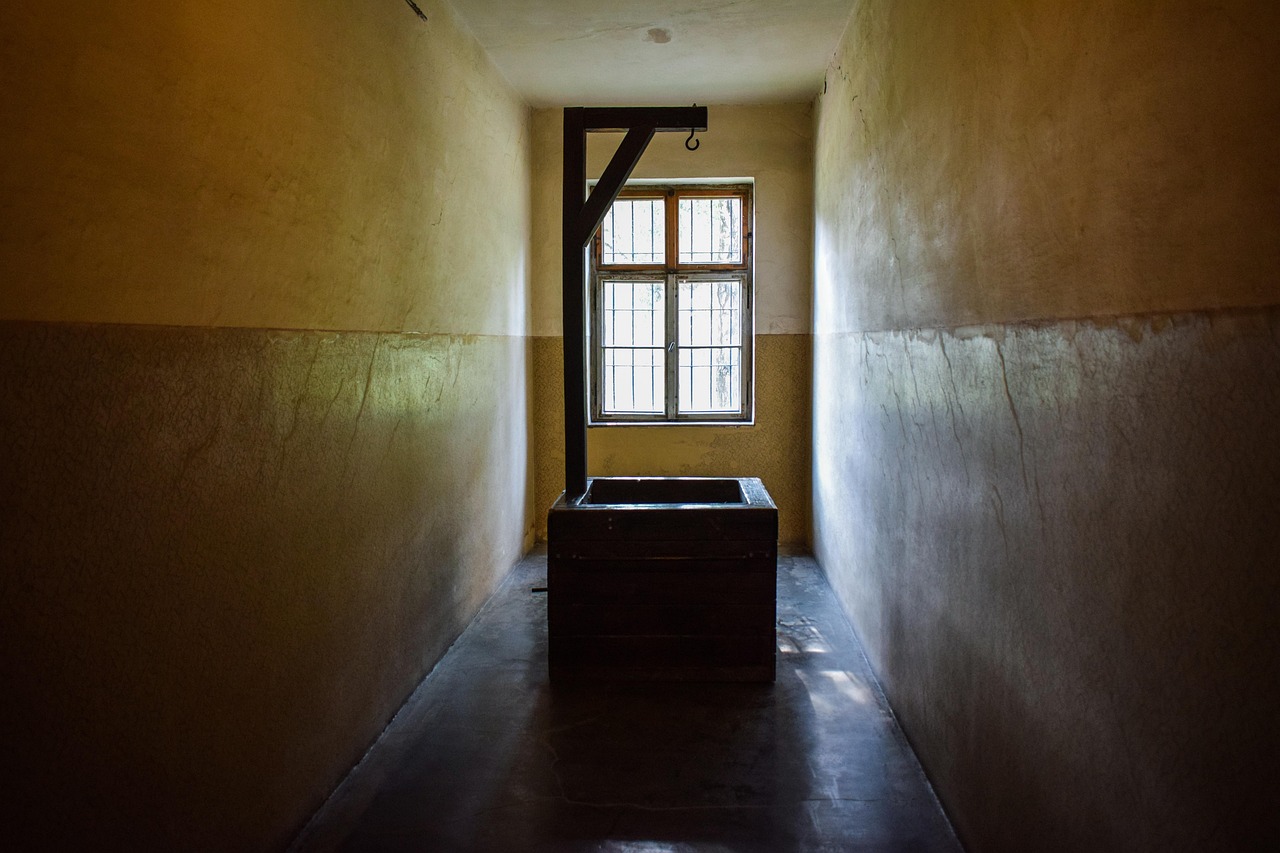 出售私人号微信：杭州临安代理注册