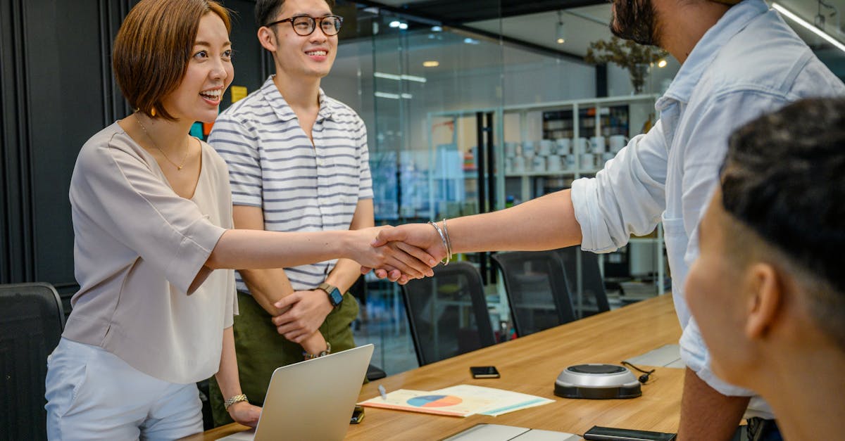 如何在短信中加入在线红包获客?